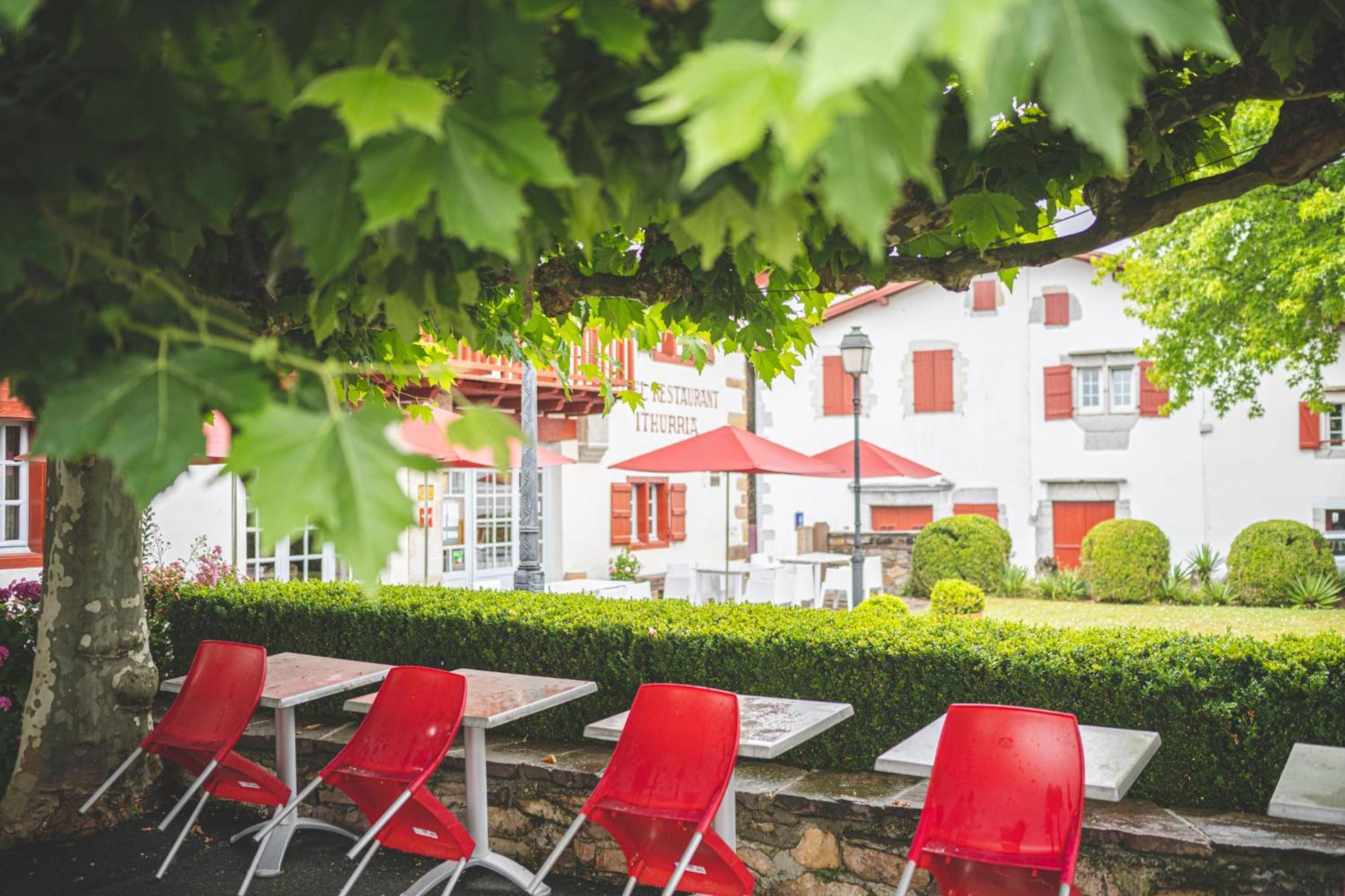 Hotel Ithurria - Teritoria Aïnhoa Buitenkant foto
